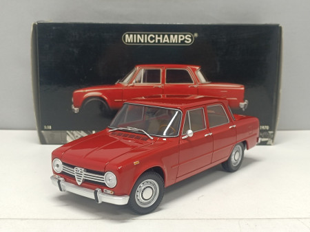 Alfa Romeo Giulia 1300 Super 1970 Red - Minichamps 1:18 Usato 